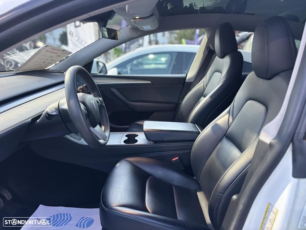 Tesla Model Y Standard RWD - 9
