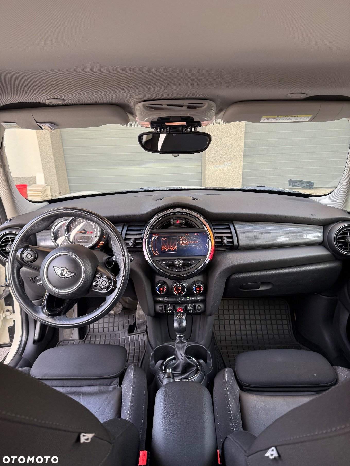 MINI Cooper Standard - 9