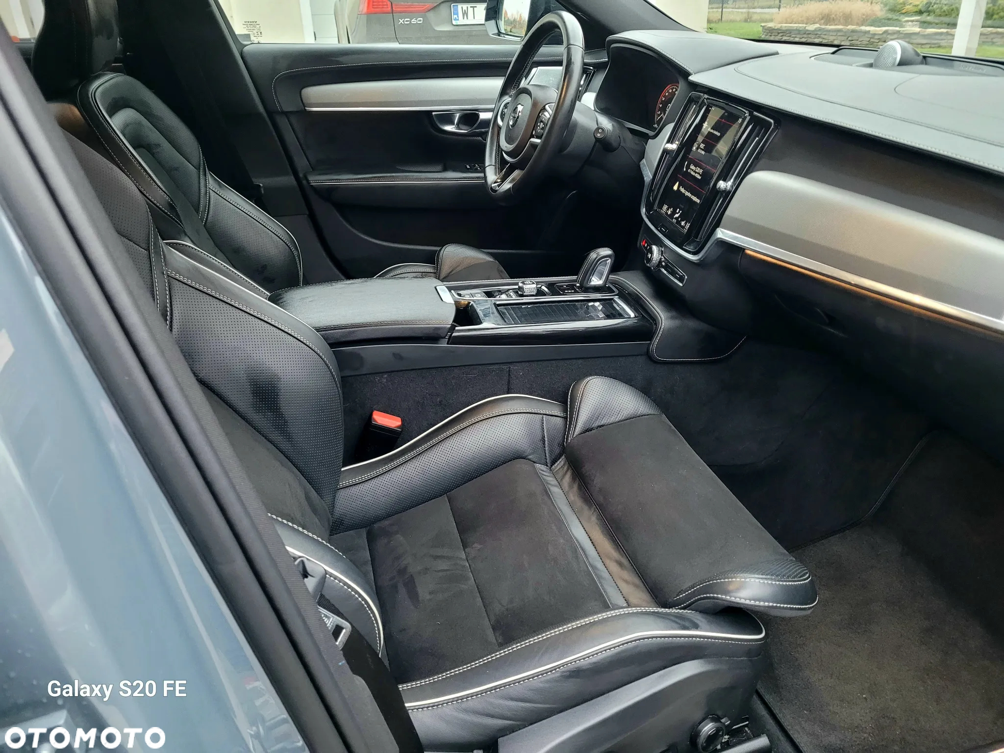 Volvo V90 T8 AWD Plug-In Hybrid R-Design - 6