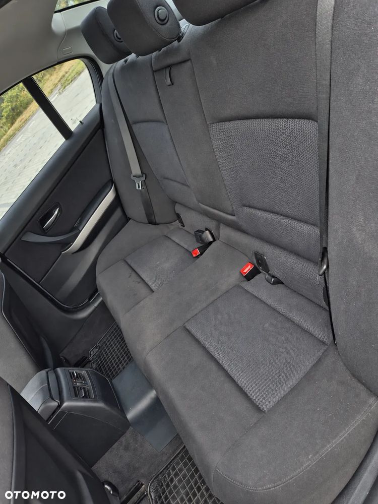 BMW Seria 3 318i - 13