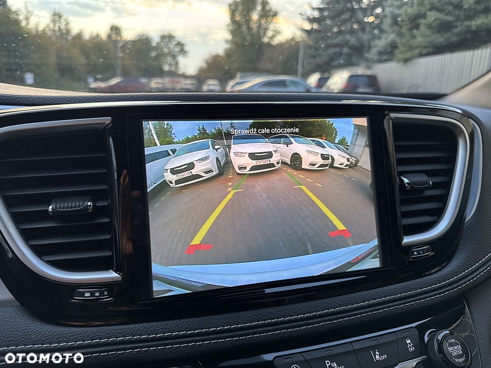 Chrysler Pacifica - 25