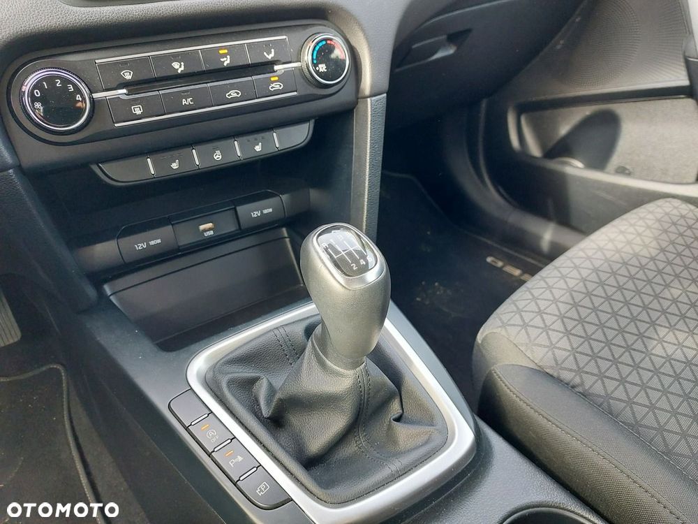 Kia Ceed - 24
