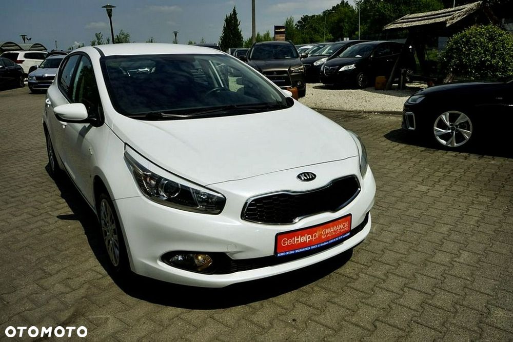 Kia Ceed - 10