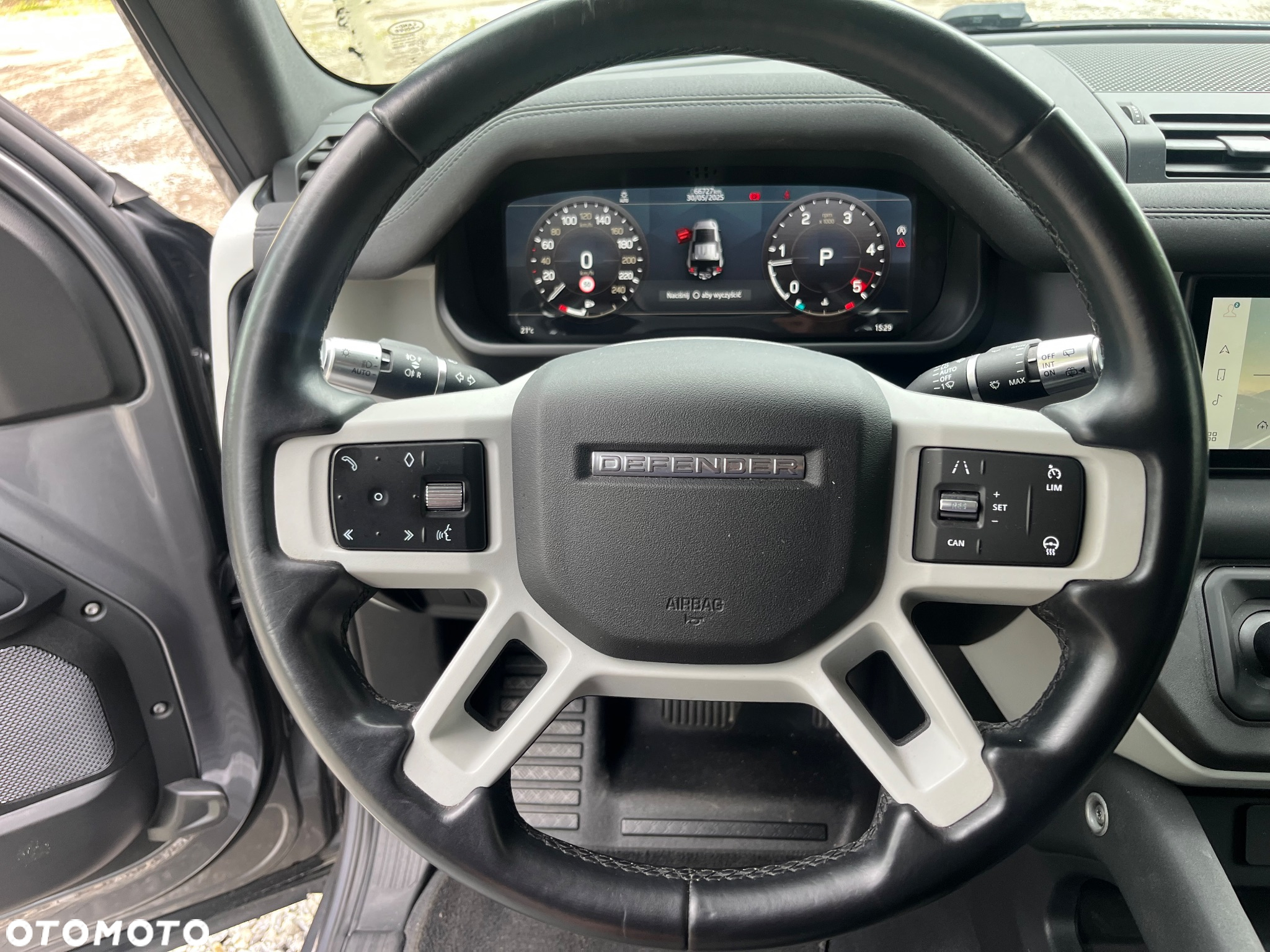 Land Rover Defender - 9