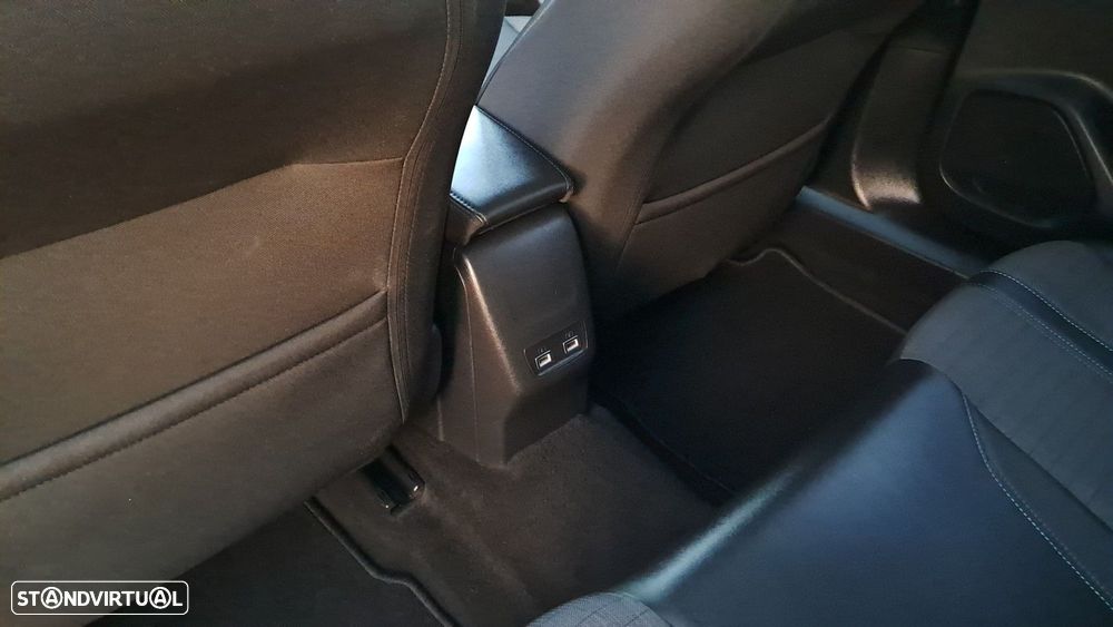 Peugeot 2008 1.2 PureTech Allure Pack - 29