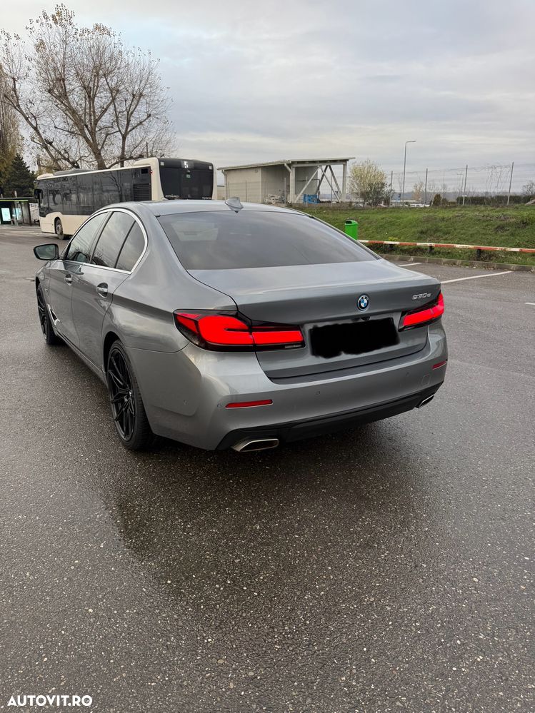 BMW Seria 5 530e Aut. - 3