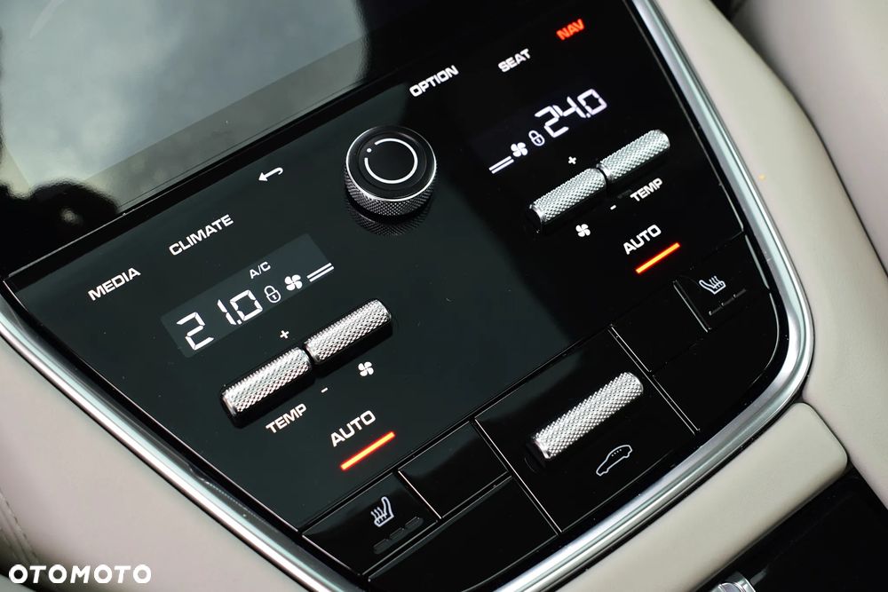 Porsche Panamera 4S E-Hybrid - 22