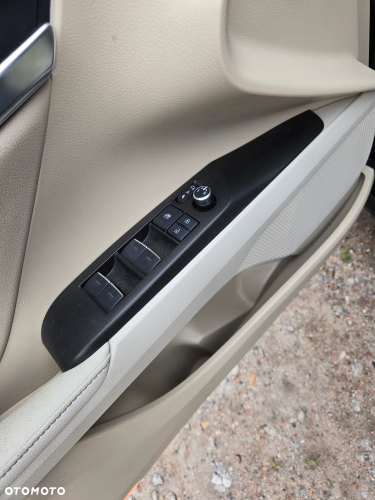 Toyota Camry 2.5 Hybrid Prestige CVT - 13