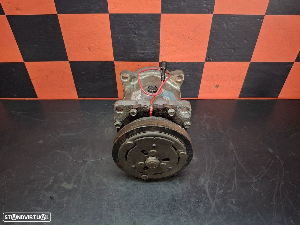 Compressor Do Ar Condicionado Isuzu Elf Camião De Plataforma/Chassis ( - 1