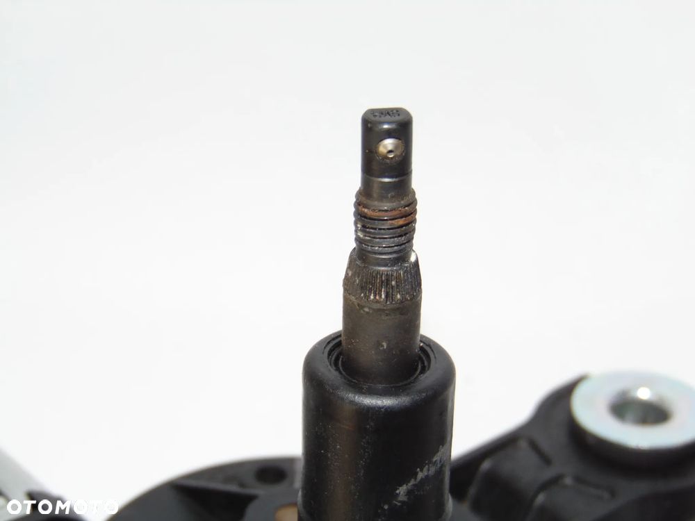 ORYGINAŁ silniczek silnik wycieraczki tylnej szyby klapy bagażnika tył 3C9955711A VW Volkswagen Passat B6 kombi 05-10r - 8
