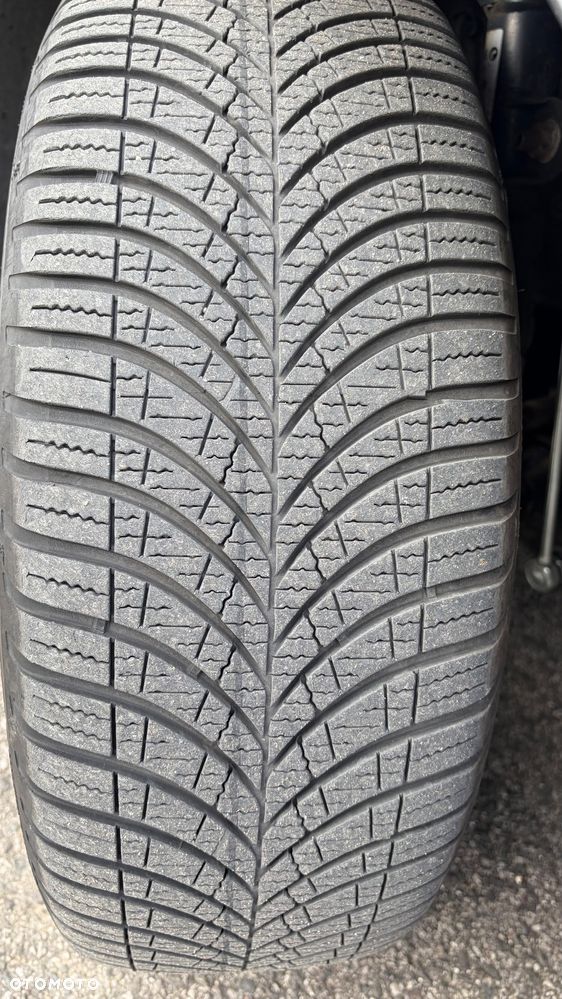 Toyota Avensis 2.0 Executive - 27