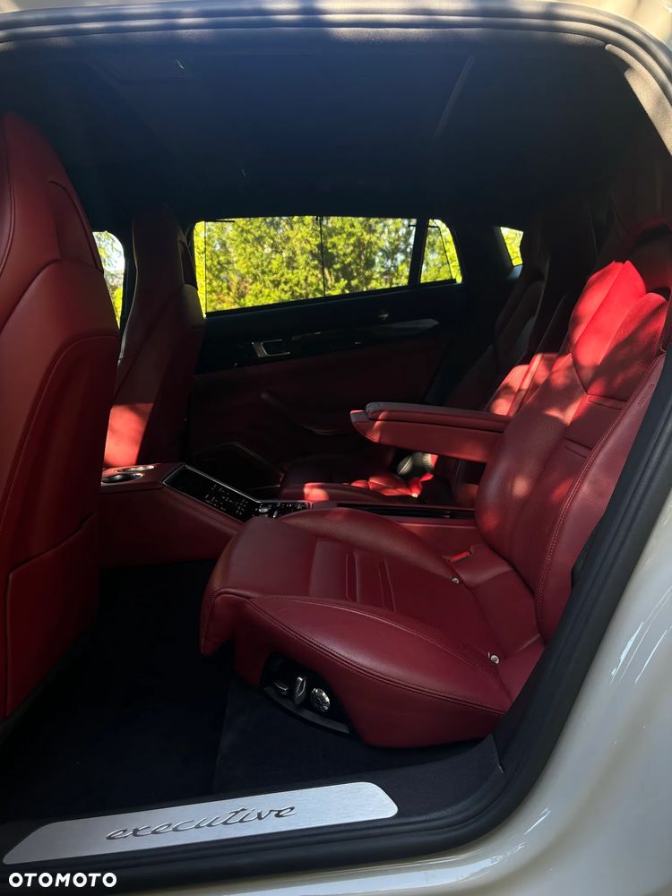 Porsche Panamera 4S Executive - 19