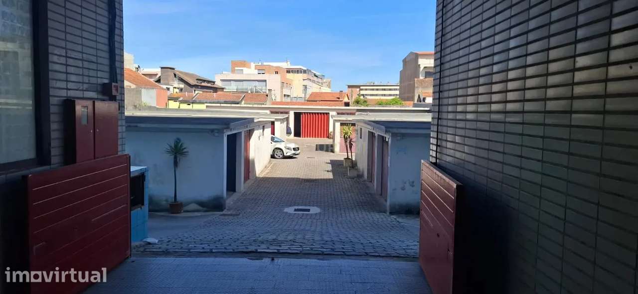 Garagem Fechada em Condomínio Privado a 200m da Praia / Aver-o-Mar-Póv - Grande imagem: 2/8
