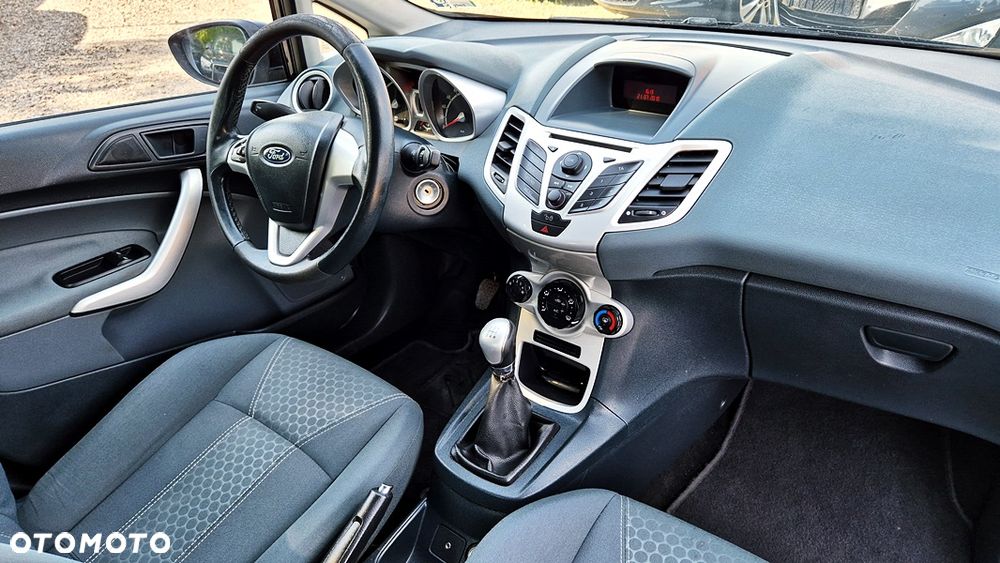 Ford Fiesta - 35