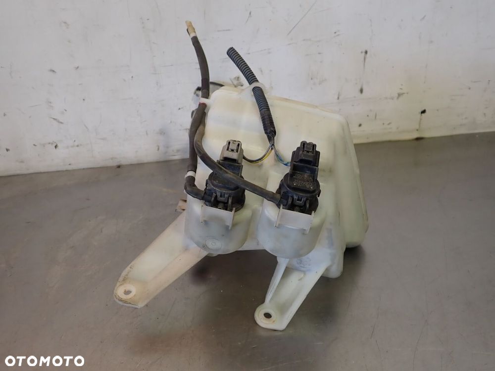 ZBIORNICZEK SPRYSKIWACZY TOYOTA URBAN CRUISER - 6