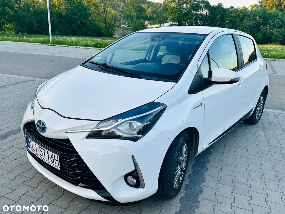 Toyota Yaris Hybrid 100 Premium EU6 - 23
