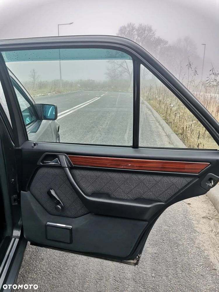 Mercedes-Benz W124 (1984-1993) - 16