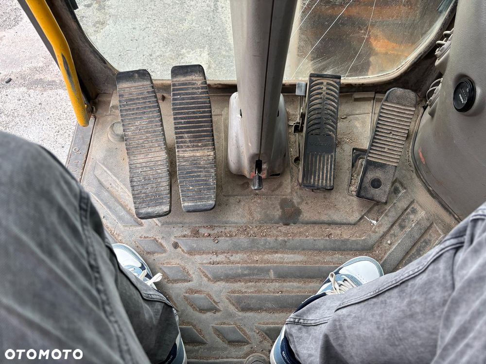 Volvo EW 180C - 12
