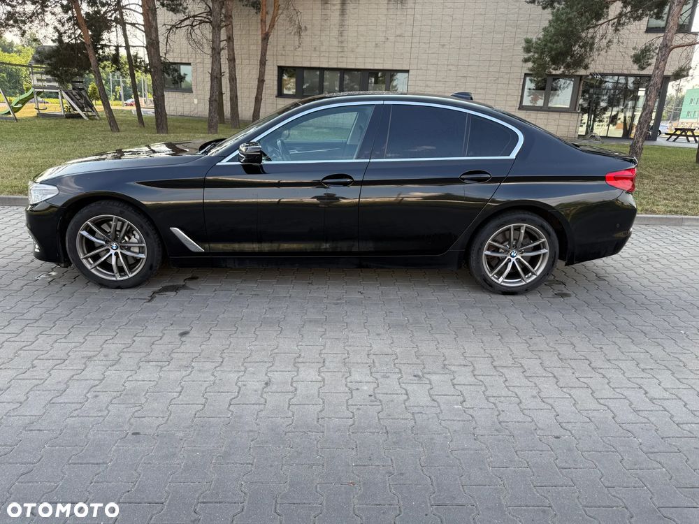 BMW Seria 5 530d xDrive Sport-Aut Luxury Line - 4
