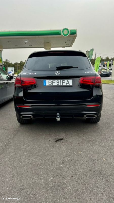 Mercedes-Benz GLC 300 e 4Matic 9G-TRONIC AMG Line - 9