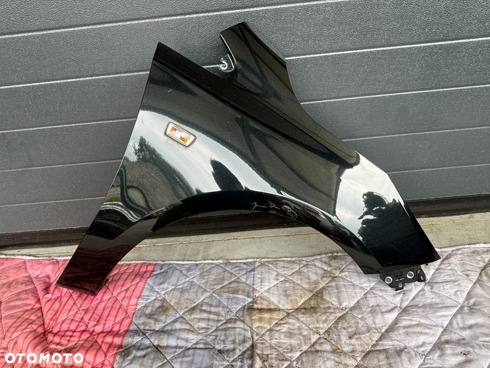 Opel Corsa E Błotnik prawy przód Z22C - 2