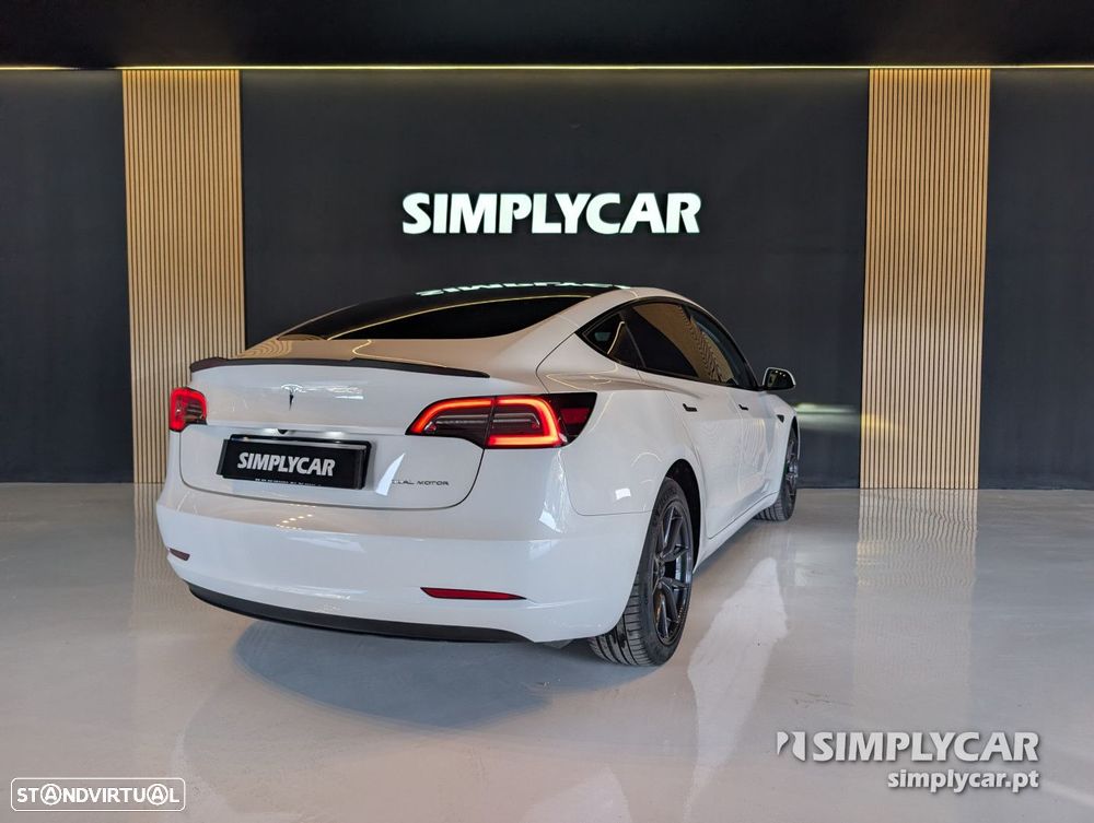 Tesla Model 3 - 10