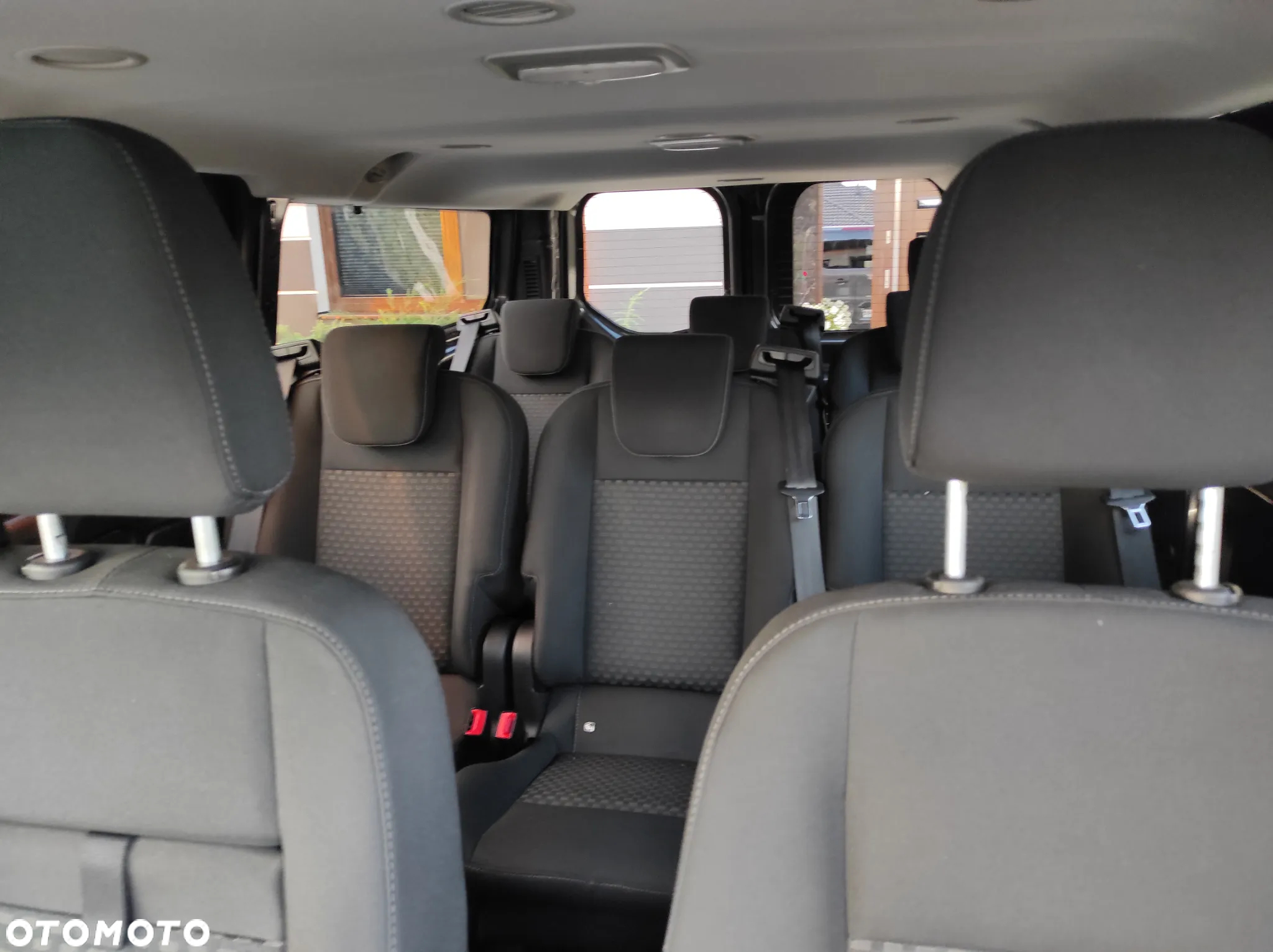 Ford Tourneo Custom - 33