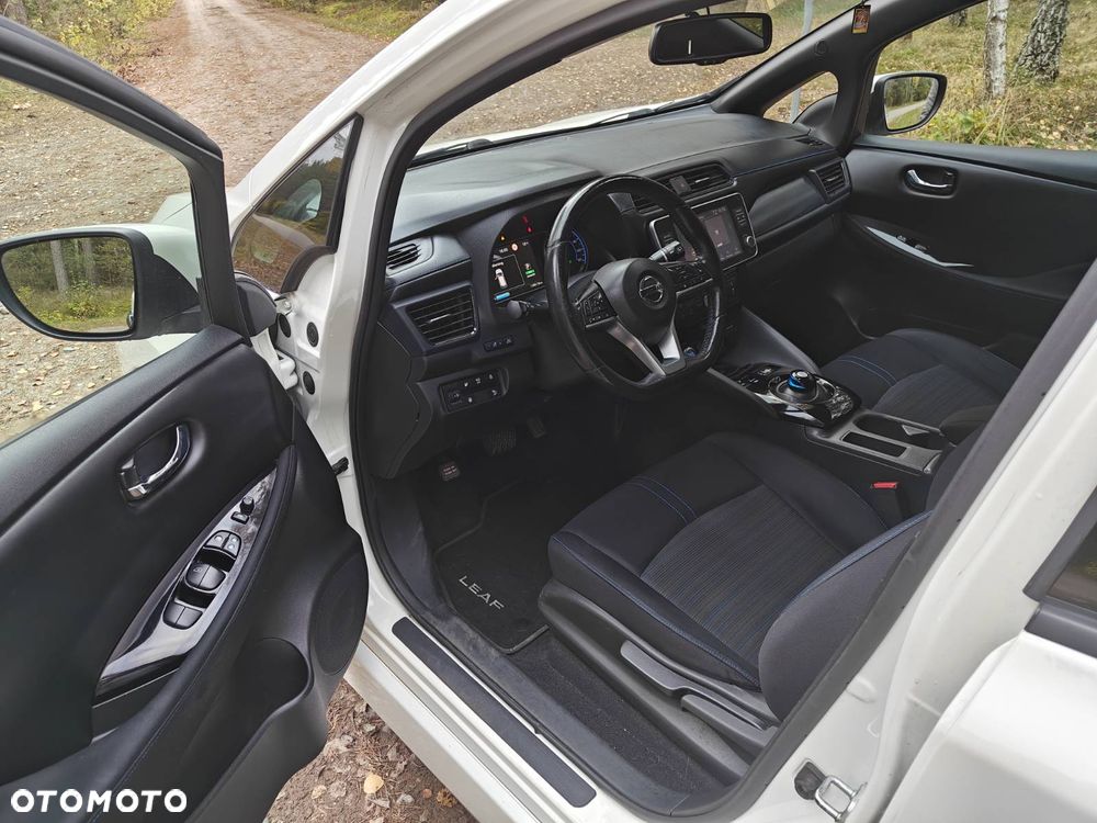 Nissan Leaf 40kWh N-Connecta - 17