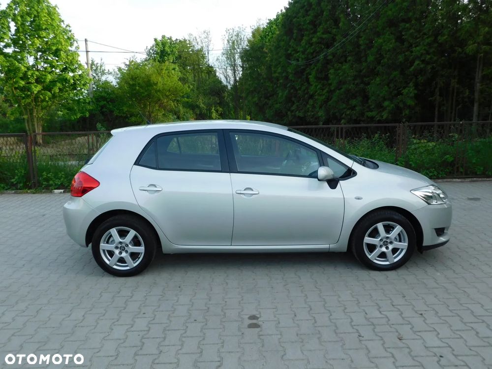 Toyota Auris 1.6 VVT-i Executive - 5