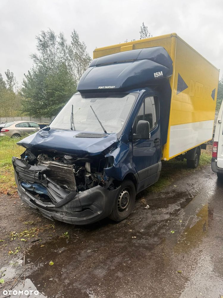 Mercedes-Benz Sprinter - 2