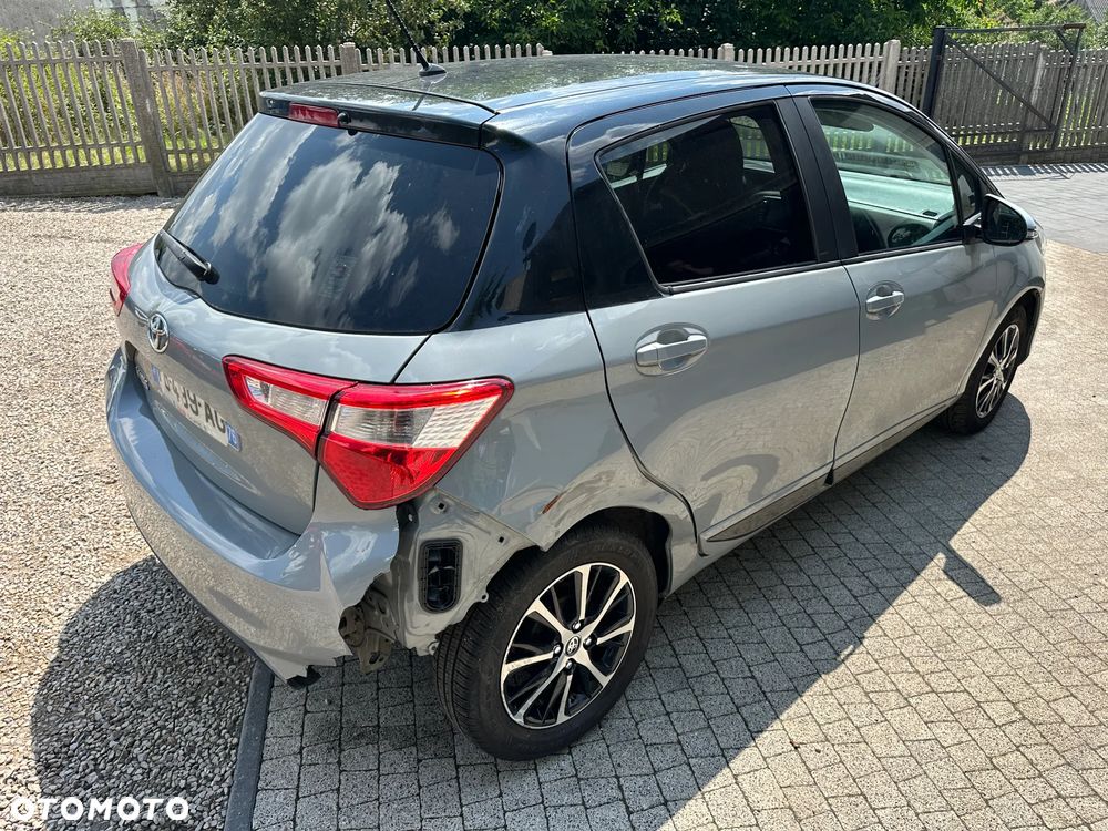 Toyota Yaris 1.5 Premium - 6
