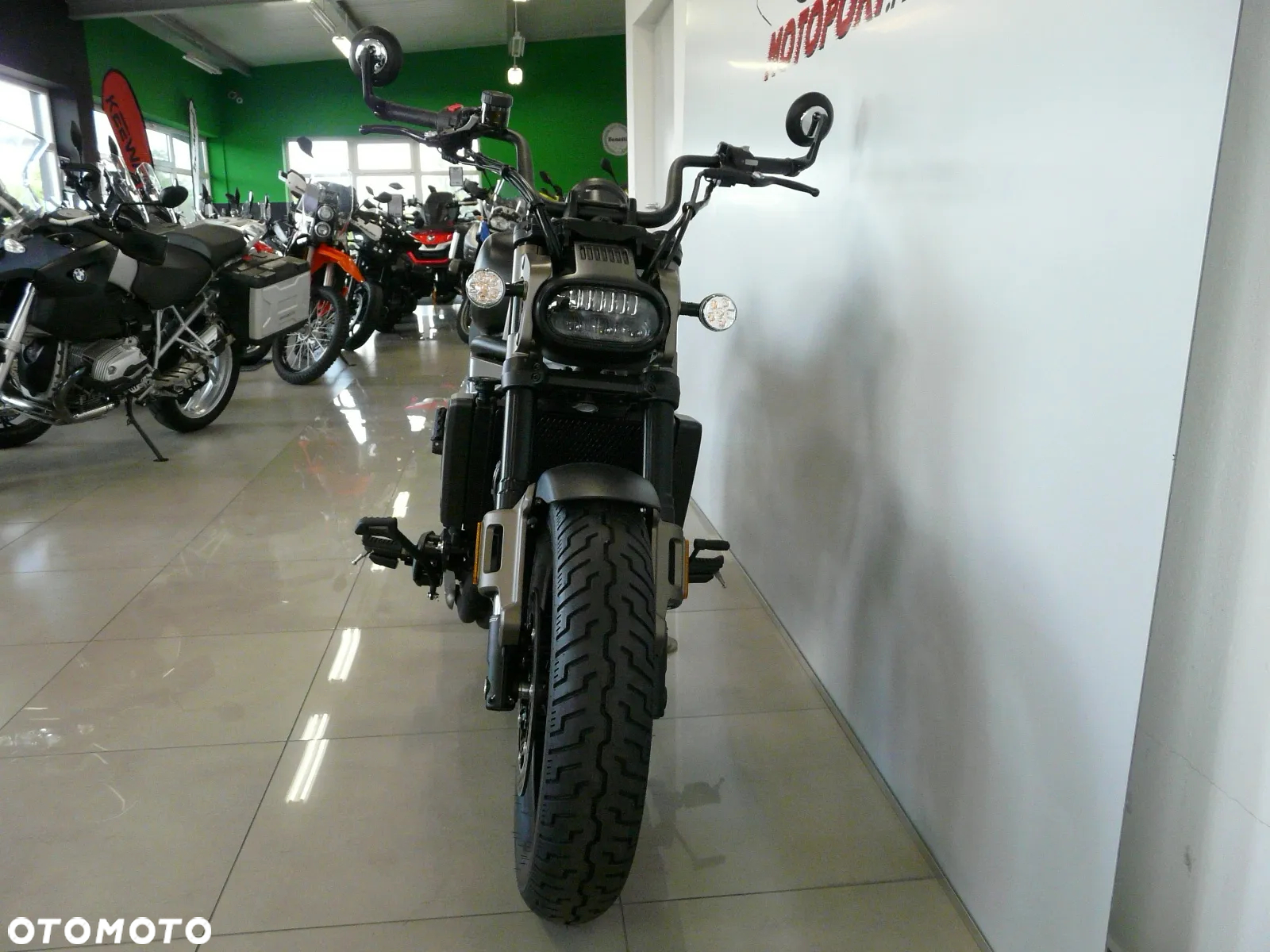 QJMOTOR SRV 700 - 5