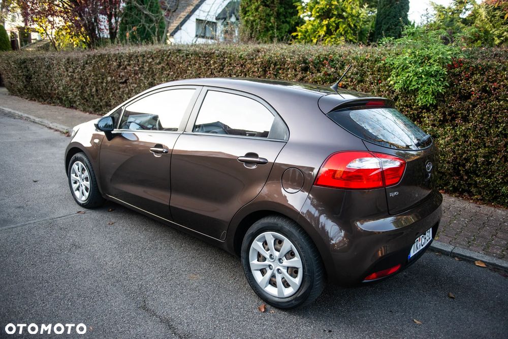 Kia Rio 1.2 Business Line - 12