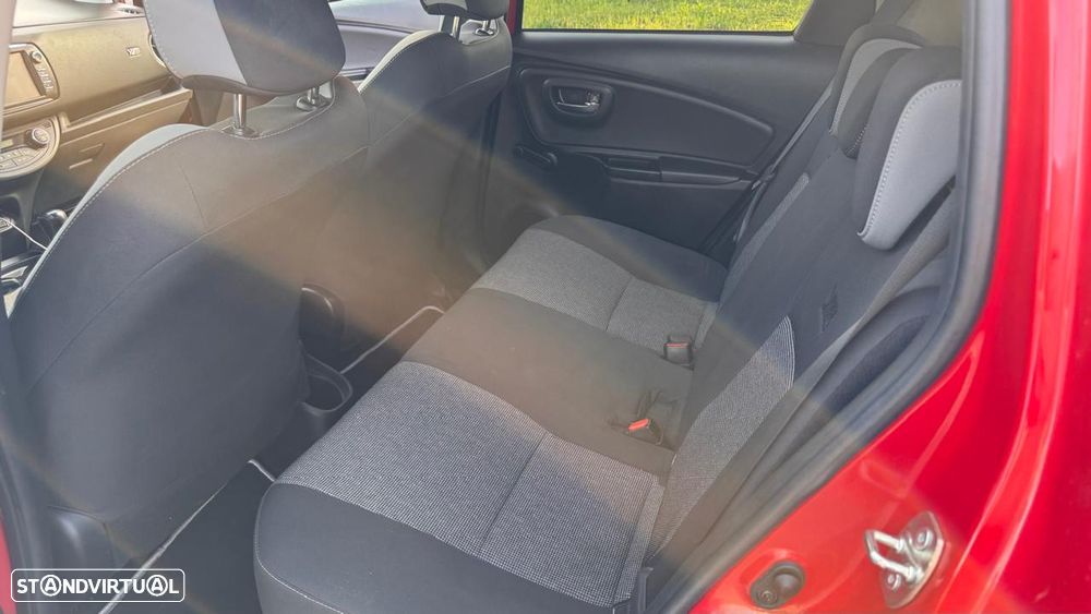 Toyota Yaris 1.5 HSD Comfort +P.Style+Navi - 16