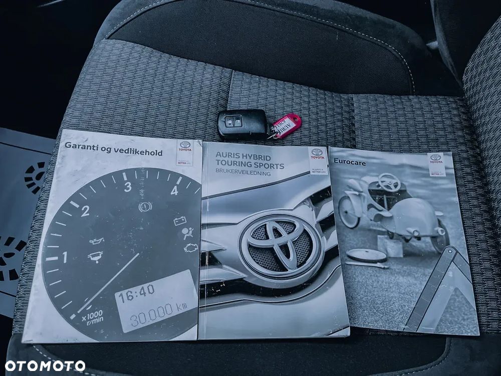 Toyota Auris 1.8 HSD Prestige - 39