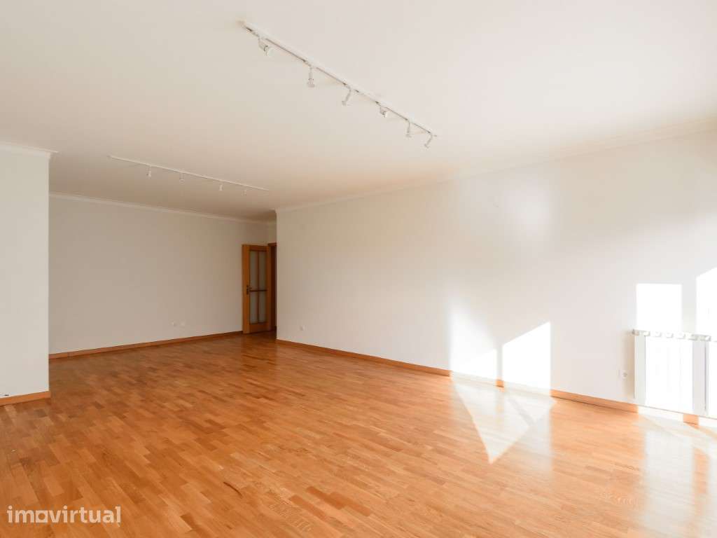 Apartamento T2+1, com garagem, Pinheiro Manso, Porto - Grande imagem: 4/17