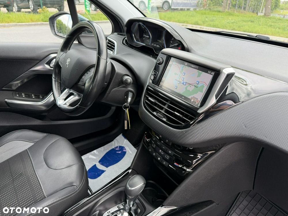 Peugeot 2008 PureTech 110 Stop&Start EAT6 Allure - 35