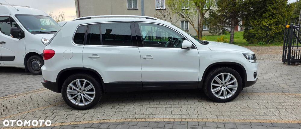 Volkswagen Tiguan 2.0 TDI DPF 4Motion BlueMotion Technology DSG Sport & Style - 4