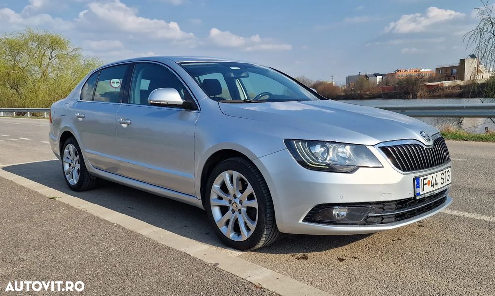 Skoda Superb 2.0 TDI Ambition - 2