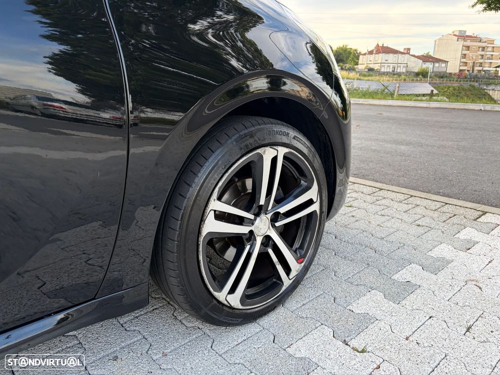 Peugeot 208 - 18
