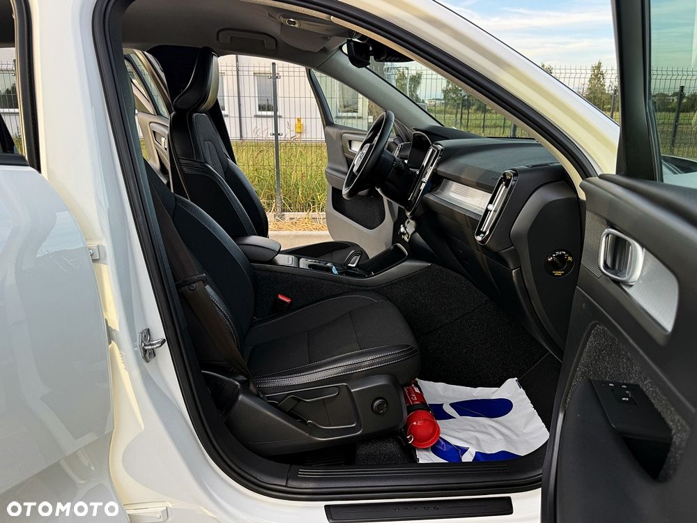 Volvo XC 40 D3 Momentum Pro - 24