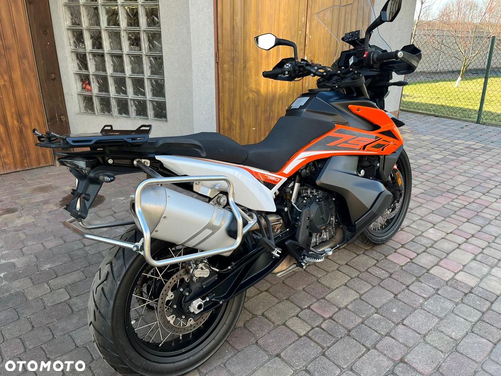 KTM DUKE 890 - 8