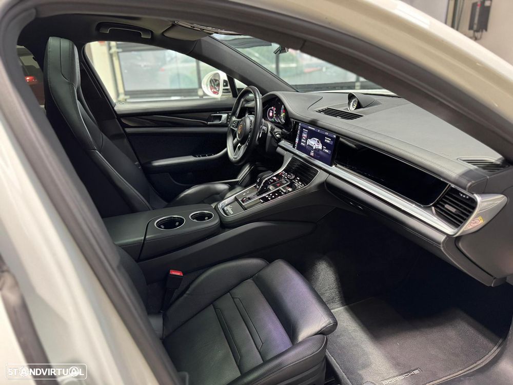 Porsche Panamera Sport Turismo 4 E-Hybrid - 13