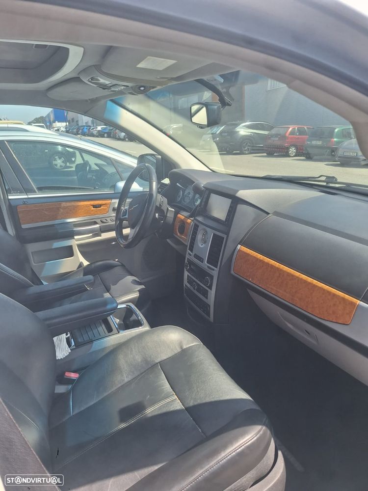 Chrysler Grand Voyager - 15