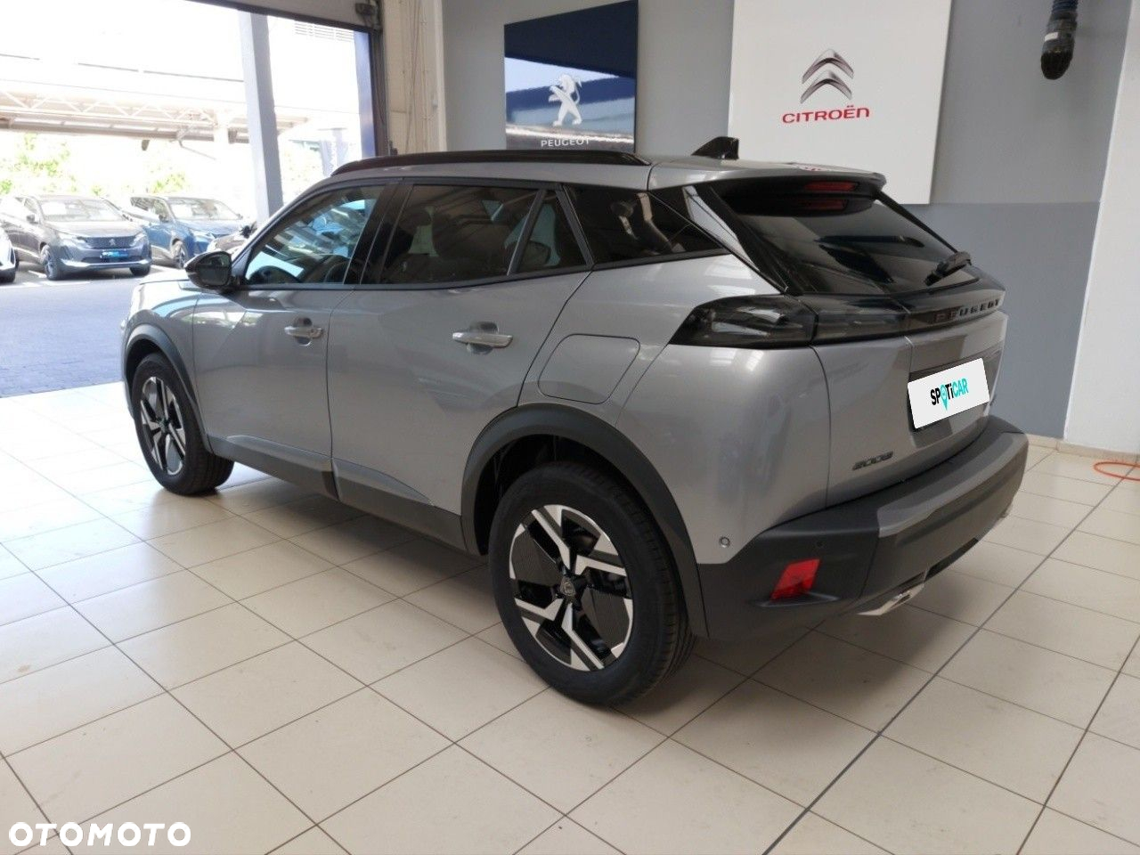 Peugeot 2008 - 8