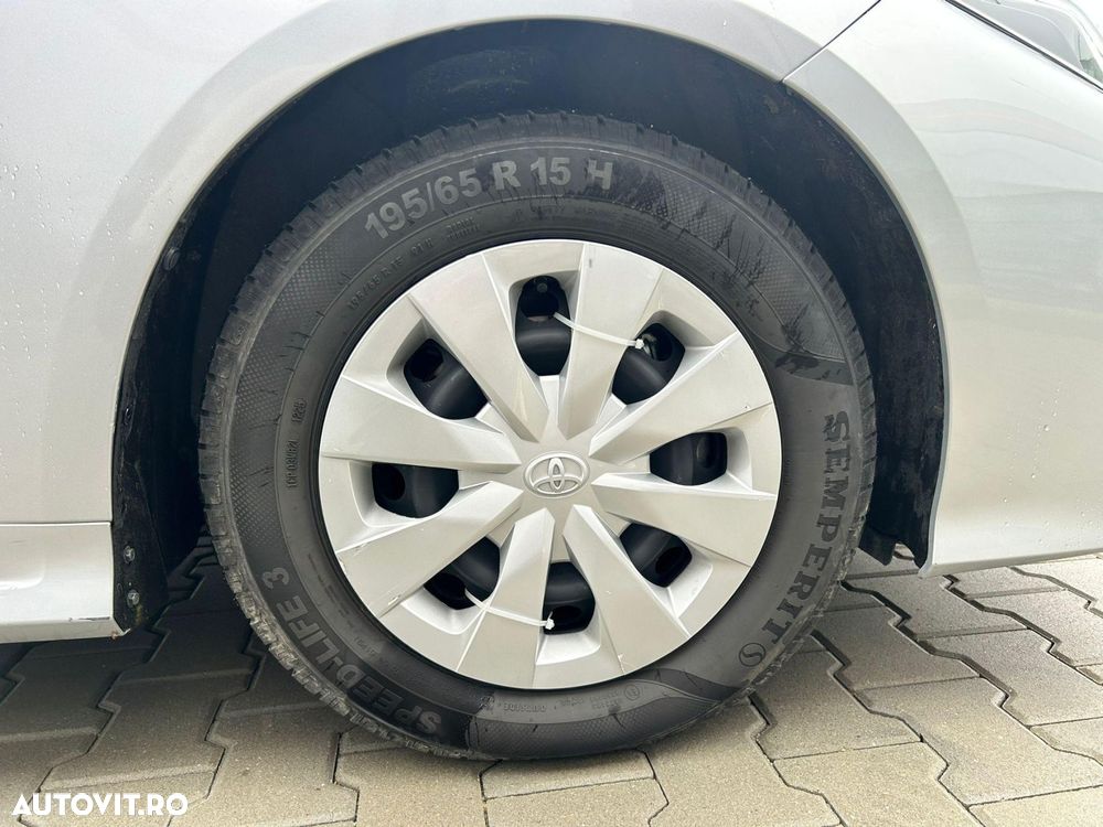 Toyota Corolla 1.8 HSD Business - 32