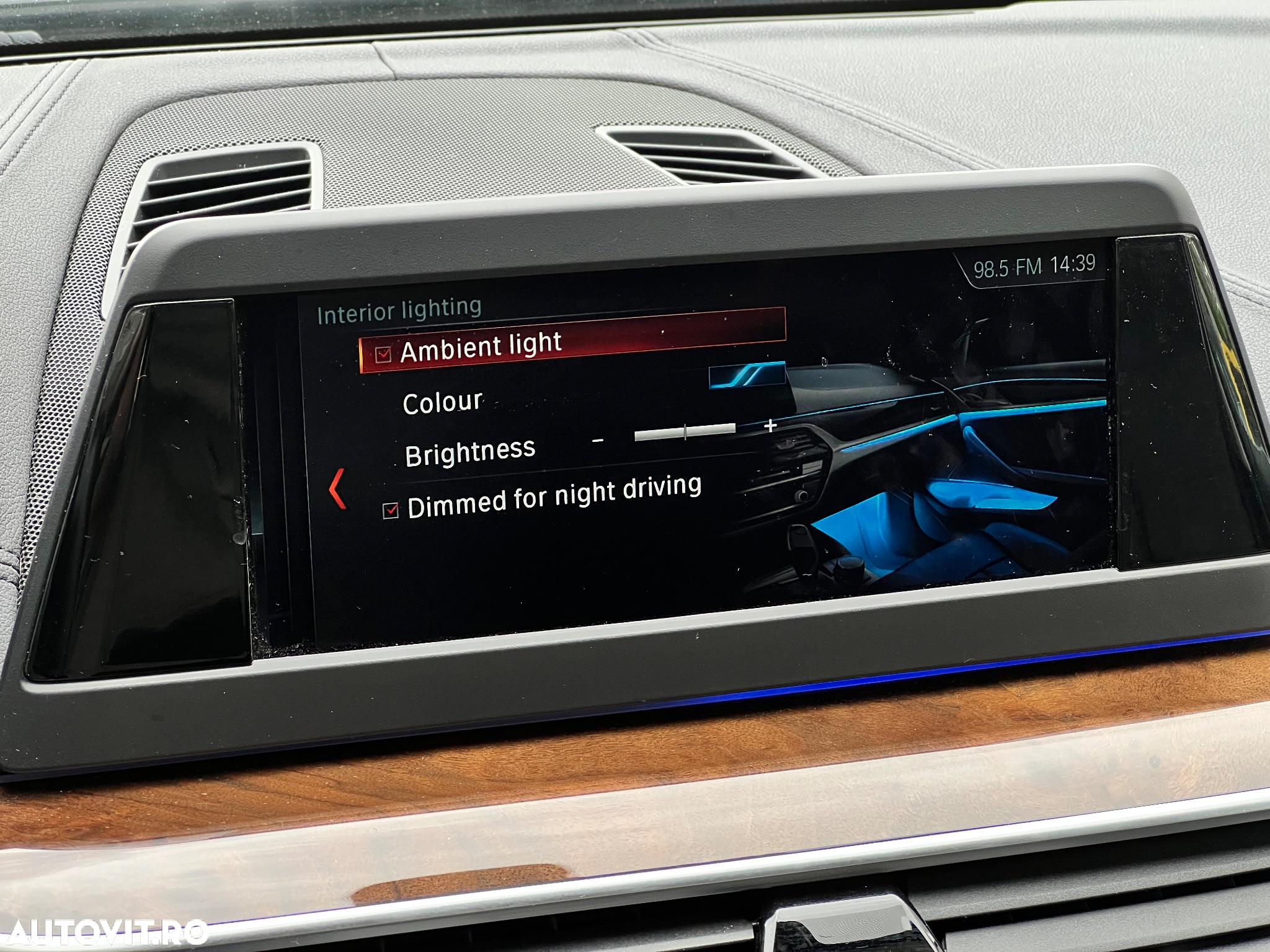 BMW Seria 5 520d xDrive AT - 27