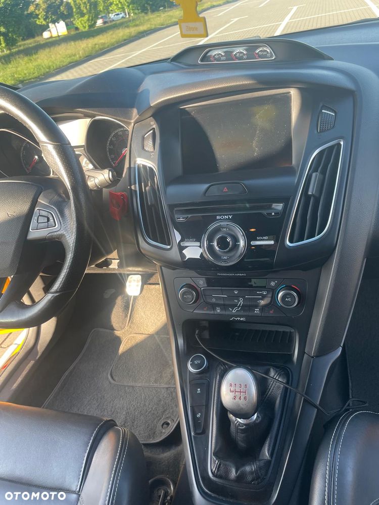 Ford Focus 2.0 EcoBoost ST - 23