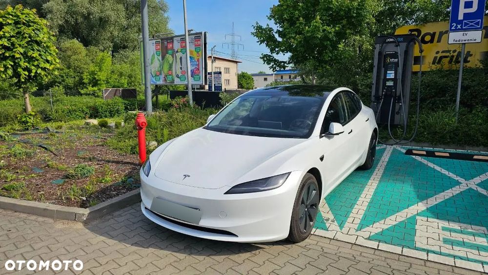 Tesla Model 3 - 10