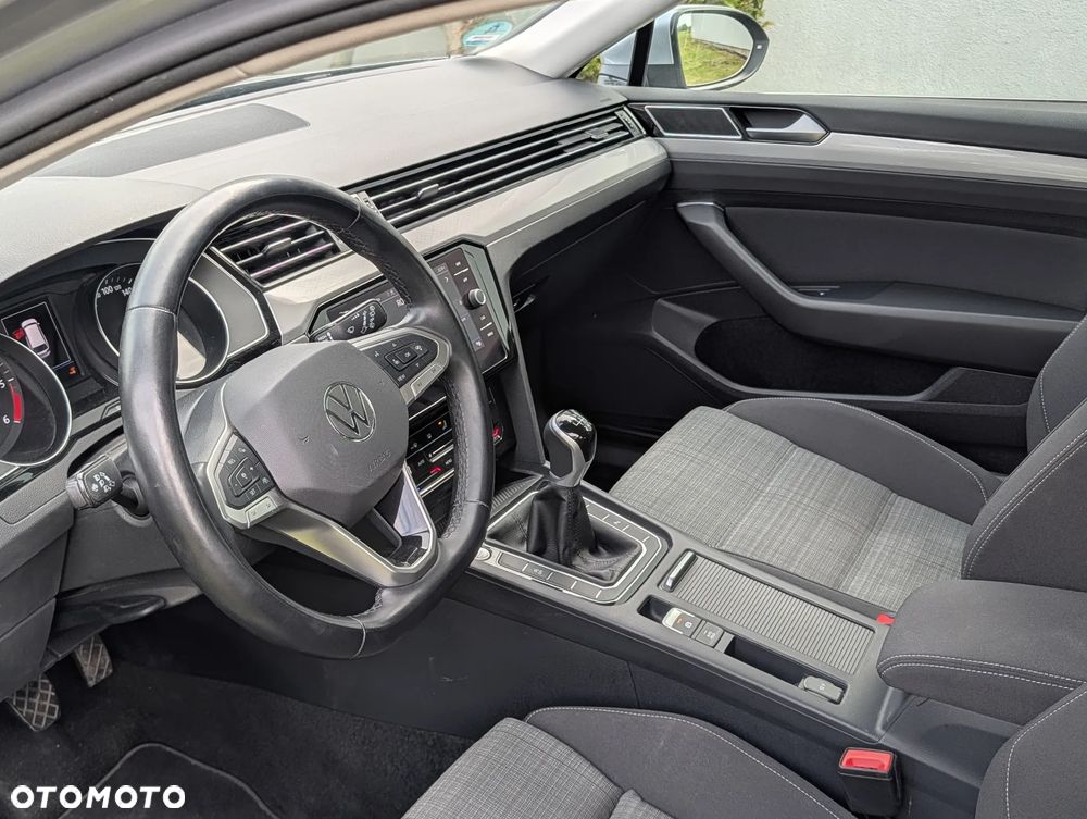 Volkswagen Passat 2.0 TDI BMT Comfortline - 11